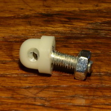 Strebenbefestigungsbolzen mit Kunststoffabdeckung, weiß, M5 x 12mm 