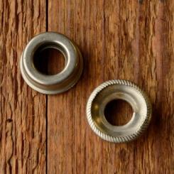 Fassung f. Glühbirne Frontscheinwerfer, D=17.0mm, zylindrisch, ähnl. Abb. 