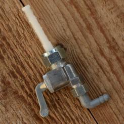 Benzinhahn "KARCOMA", tankseitig M16x1, Doppelfilter, Abgang 90 Grad verstellbar, 6mm Schlauchstutzen, mit Reserve 