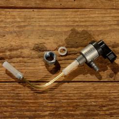 Benzinhahn "OMG", tankseitig M12x1 links,  Abgang 6mm Schlauchstutzen,  mit Reserve, u.a. passend für PUCH Maxi 