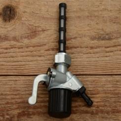 Benzinhahn M16 x 1 links, Abgang hinten 45 Grad, Stutzen 6mm, mit Filterbecher 