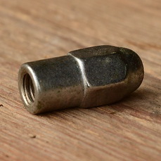 Hutmutter , lange Ausführung (30mm)für Sattelklemmbolzen, orig. Altbestand 