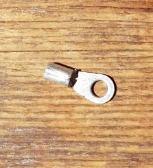 Kabelöse für Lichtkabel, Blech, orig. Altbestand, zum nachrüsten. Die Ösen haben 4,3 mm 