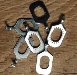 Unterlegscheibe für VR-Nabe mit max. 8 mm Achse, Langloch 8,3 x 15 mm mit Ausfallsicherung, verzinkt, 1 Stück 