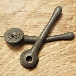 Hebel - Achsmuttern (Satz), FG 9,5mm,  für Hinterachse, orig. Altbestand, alte Neuware 20-40er J., Ausf. s. Bild 