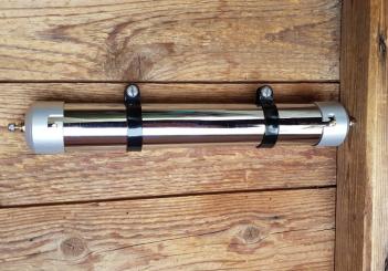 Batterierohr mit silbernen Deckeln, Lieferung derzeit nur ohne Schellen möglich, 4 x 1.5 V Monozelle, 6 Volt 