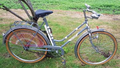 Damenfahrrad "HWE Sportex", frühe 60er Jahre, wenig gebraucht, RH: 56 cm, 26 Zoll, schöner unrestaurierter Originalzustand 