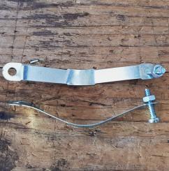 Bandschelle, "REG" orig. zur Befestigung von Flaschenhaltern / Trinkflasche am Rahmen ohne Anlötsockel, NOS 60-80er Jahre 