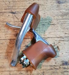 Bremshebel Satz ungemarkt, opt. Typ Weinmann / Altenburger,  Gummi braun, orig. 70 er Jahre,  NOS, f. Rennräder 