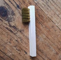 Zündkerzenbürste Messing mit Holzgriff, Länge:10cm, ideal für unterwegs / Werkzeugbox! 