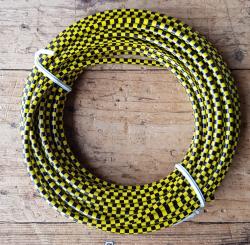 Bowdenzug Außenhülle, schwarz/gelb kariert, Durchmesser außen 5.0mm, Durchmesser innen 2.5mm, pro Meter 