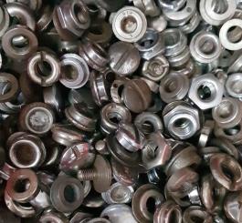 Achsmutter f. Tretlager, je nach Ausführung NOS oder gebraucht lieferbar ab 6,95 Euro/Stück. ! Bitte anfragen, siehe Langtext. 