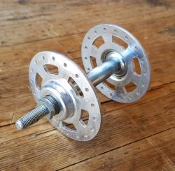 Nabe Vorderrad, "NEW STAR", Frankreich 60/70er Jahre, Aluminiumflansche / Hülse Stahl verchromt, 36Loch, NOS  