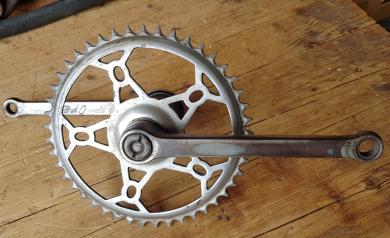 Tretlager "Opel" Glockenausf., orig. 30er Jahre, verchromt, gebraucht mit optischen Gebrauchsspuren.  