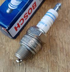 Zündkerze "BOSCH", W7AC (175 T1), 14mm Gewinde, Abb. ähnlich 