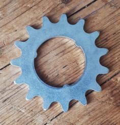 Ritzel 1/2 x 1/8 Steckausführung, "Z=15", silberfarben, passend für F&S Torpedo- u. div. weitere Freilaufnaben   