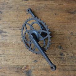 Tretlager Glockenausführung "Universal" 30er Jahre, Achslänge 130 mm, Kurbellänge 165 mm 