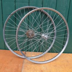 Laufradsatz 26 x 1,75, Breite 34 mm, Einbaumaß 90/115 mm, Ventilbohrung 8,5 mm mit Patina, 