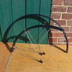 Schutzblechsatz 28 Zoll, Kunststoff, 80er/90er Jahre, Breite 55 mm, mit Gestänge 