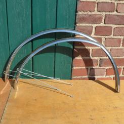 Schutzblechsatz 28 Zoll, Edelstahl mit Handlinierung, Dekor schwarz/gold, restauriert 