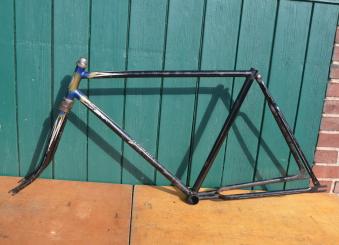 Fahrradrahmen "Gerhardi", 28 Zoll, 30er Jahre, muffenlos, Rahmenhöhe 56 cm, Rahmennummer 892XXX, Mit Bandfeststeller 