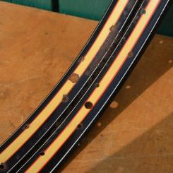 Wulstfelgensatz 26 x 1 ½, 36-loch, Breite 33 mm, schwarz, Linierung gelb/rot, 