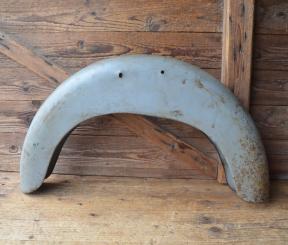 Moped-Schutzblech hinten, Weite unten ca. 700 mm, Höhe ca. 390 mm 