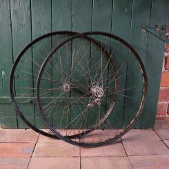 Laufradsatz 28 x 1,75, "Miele" schwarz, 50er Jahre, Linierung gold geflammt, 