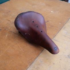 Sattel "Brooks B66" Leder mittelbraun, Breite 17 cm, Länge 29 cm, mit Patina 