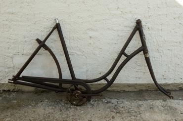 Fahrradrahmen "ADLER",  Damenausf., 26 Zoll , RH=55cm, orig. 30er J., incl. Gabel,  u. Tretlager 