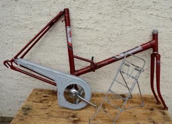 Fahrradrahmen,  28 Zoll Klapprad aus russischer Produktion , incl. orig.  Gepäckträger und Schutzblechsatz, 70er Jahre 
