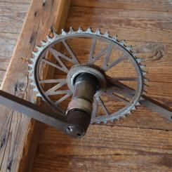 Tretlager Glockenausf. Achslänge 136 mm, Kurbellänge 172 mm,  30er Jahre 