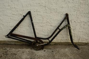 Fahrradrahmen "Rixe", Damenausf., 28 Zoll, 50er Jahre, mit Gabel und Tretlager 