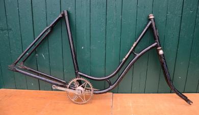 Damenradrahmen "Bismarck", 28 Zoll, Rahmennummer 1031XXX, Rahmenhöhe 56 cm,  