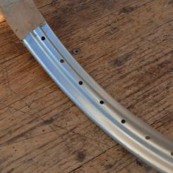 Felge silber lackiert, NOS mit Lagerspuren, 19 x 1.20, Breite 46 mm, Bohrungsdurchmesser 5,4 mm 