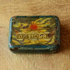 Flickzeug Blechdose "NATIONAL" orig. 30er Jahre, 81 x 61 x 26 mm, ohne Inhalt 