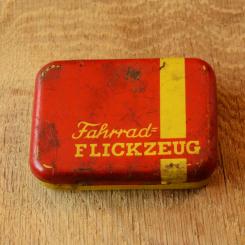 Flickzeug Blechdose orig. 50er Jahre, 83 x 59 x 22 mm, ohne Inhalt 
