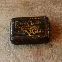 Flickzeug Blechdose orig. 20er Jahre, 58 x 39 x 19 mm, ohne Inhalt  