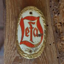 Steuerkopfschild DEFA, Originalschild aus Sammlungsbestand 