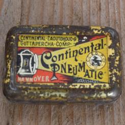 Flickzeug Blechdose "CONTINENTAL" orig. 10 er Jahre, 58 x 40 x 17 mm, ohne Inhalt 