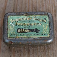 Flickzeug Blechdose "HERKUL" orig. 30 er Jahre, 68 x 47 x 21 mm, ohne Inhalt 