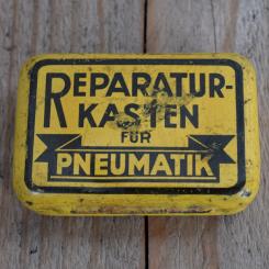Flickzeug Blechdose "FÜR PNEUMATIK" orig. 20 er Jahre, 59 x 39 x 17 mm, ohne Inhalt 
