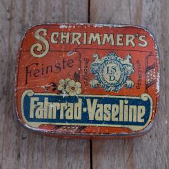 Blechdose "SCHRIMMER'S FEINSTE VASELINE" orig. 10 er Jahre, 59 x 47 x 21 mm, ohne Inhalt 