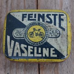 Blechdose "FEINSTE VASELINE" orig. 20 er Jahre, 60 x 48 x 22 mm, ohne Inhalt 