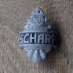 Steuerkopfschild Scharp unteres Nietloch abgebrochen, 30er Jahre, Originalschild aus Sammlungsbestand 