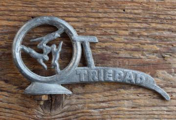 Schutzblechfigur TRIEPAD, Alu Druckguss, orig. Altbestand 50er Jahre, Zustand siehe Bild 