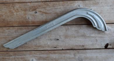 Kettenschutz "PAGE", Länge c.a. 41 cm, orig. 50er J., unrestaurierter Zustand gem. Bildern 