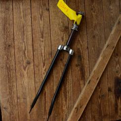 Gabel 26"orig. 50er J. unrestauriert, Schaftlänge 205 mm, Scheidenlänge 367 mm, Weite oben 58 mm, Zustand siehe Bilder  