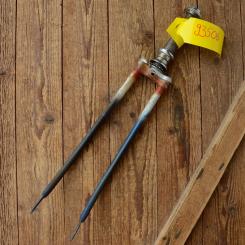 Gabel 26"orig. 50er J. unrestauriert, Schaftlänge 162 mm, Scheidenlänge 360 mm, Weite oben 55 mm, Zustand siehe Bilder  