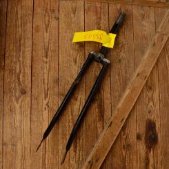 Gabel 28"orig. 60-70er J. unrestauriert, Schaftlänge 212 mm, Scheidenlänge 393 mm, Weite oben 59 mm, Zustand siehe Bilder  
